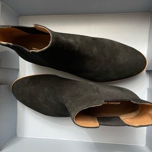 NEW!! CUTE ANTONIO MELANI BLACK SUEDE BOOTS SIZE 8.5